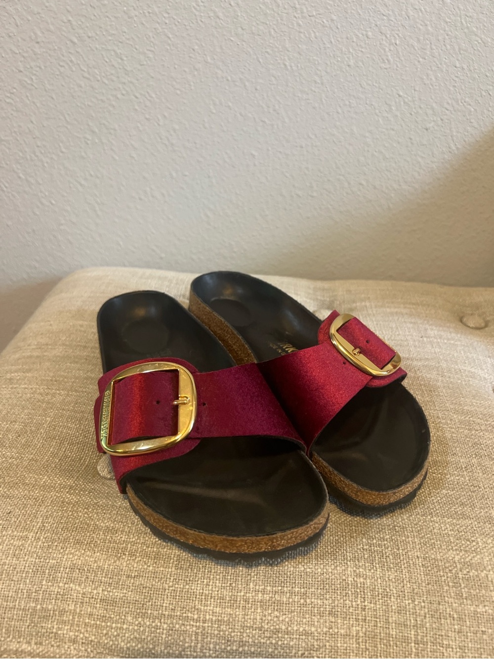 Rare Birkenstock Madrid Big Buckle Velvet Maroon Gold Buckle Sandals EU 37
